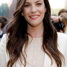 To do this, you'll want to ask for soft, wispy long layers. 25 Stylish Hairstyles For Oblong Face Shapes