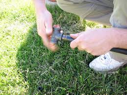 Check out these super cute homemade bird feeders and enjoy birds chirping all day! Homemade Bird Feeding Pole System Powered By Birds