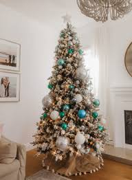 Isn't this coastal christmas decor wonderful? 7 Themed Christmas Tree Ideas A Special Savings Code Mint Arrow