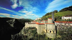Oñate was later tried for excessive cruelty. Onate El Abrazo Que Desterro A Carlos V