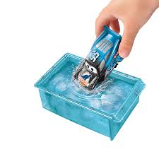 Lightning mcqueen has been tearing up the track and racing down dirty roads, so he needs a serious washing. Cars Color Change Dinoco Car Wash Playset Thimble Toys
