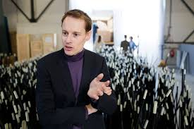 He founded studio roosegaarde in 2007, where he works with his team of designers . Daan Roosegaarde Friends Of Friends Freunde Von Freunden