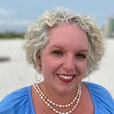 Robyn Ryan's Instagram, Twitter & Facebook