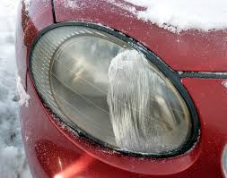 So restore yellowed and hazy, oxidized headlights using tooth paste so they are crystal clear. How To Clean Your Vehicle S Headlights Use Toothpaste Tutorial Geek