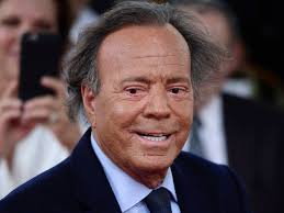 Qué se sabe de la denuncia contra Julio Iglesias por agresión sexual y cuáles son los próximos pasos judiciales | El PAÍS Exprés | EL PAÍS