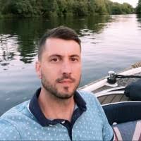 200+ profilů „Steven John“