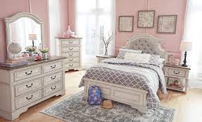 Realyn Youth Panel Bedroom Set Girls Bedroom Sets Upholstered Bedroom Bedroom Set