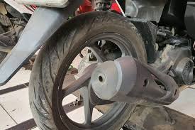 From i2.wp.com ukuran standar pelek cbr150 atau cb150 adalah 2,5 x 17 inci untuk depan dan 3,5 x 17 inci untuk belakang. Upgrade Ban Honda Beat Series Pakai Pelek Bawaan Ini Batas Ukurannya Gridoto Com