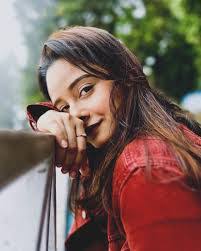 Arunima Roy's Instagram, Twitter & Facebook