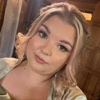 Hannah Darby's Instagram, Twitter & Facebook