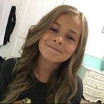 Elise Squires's Instagram, Twitter & Facebook