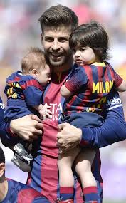 Shakira S Sons Are Daddy S Biggest Fans At Soccer Game Gerard Pique Shakira Soccer Baby
