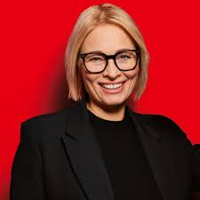 Passionate and intense, this piece was originally composed by Glinka in  1840 as a farewell to Saint Petersburg, denoting the flying away of a bird.  Listen to The Lark and other pieces