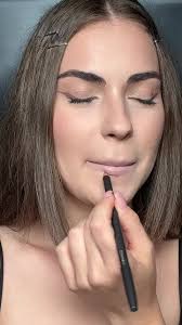 Doing my lips with my eyes closed 😂 #fyp #foryou TikTok