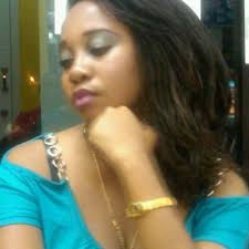 Zinna Zimbanni (@rayedflower)