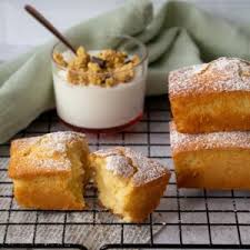 Prepariamo i miniplumcake allo yogurt, le famose merendine soffici e golose per una colazione super! Mini Plumcake Allo Yogurt Storie Di Ordinaria Cucina