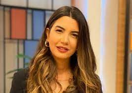 En çok hatırlanan canlı yayınları ise fırtınalı ve yağmurlu bir günde zor şartlarda yaptığı yayın olmuştu. Ewowkhqvdhwaqm