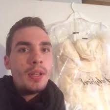 MaDemoiselle White се вклучи во живо.