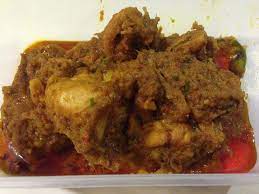 Sedikit berkuah kental atau kering berwarna hitam dan berminyak. Rendang Ayam Sebagai Lauk Nasi Lemak Azie Kitchen