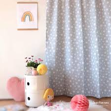 Kinderzimmer vorhänge vergleich und tests 2020 und die aktuelle kinderzimmer vorhänge empfehlung auf strawpoll.de. Vorhang Kinderzimmer Mit Grau Weissen Wolken Oder Sternen Bartienes