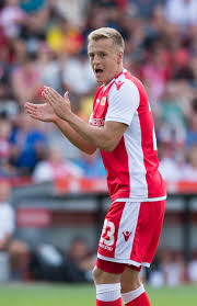 He is the younger brother of about felix kroos. Felix Kroos Bleibt Beim 1 Fc Union Neuer Vertrag Fur Den Klaglosen Sport Tagesspiegel