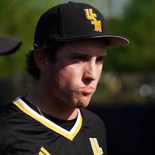 Brady Faust (@_bradyfaust)