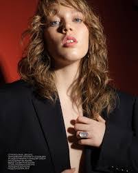 Anna Leconte's Instagram, Twitter & Facebook