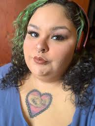 Cosplayer streamer looking for gaming friends