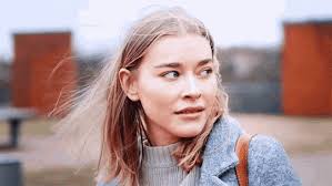 Mia Winter Druck GIF