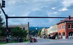 Now part of the great smoky mountains national park with hiking trails. The Best Things To Do In Bryson City Nc The Common Traveler