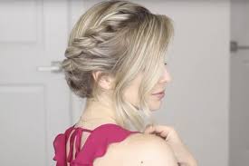 It's super easy and only takes 5 minutes! 10 Easy Updos You Can Do With Second Day Hair Fabfitfun