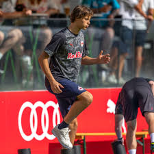 Bella nude-her stunning beauty exposed