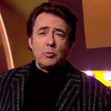 Jonathan Ross' Oscars coverage slammed as he makes digs at Matthew Perry  and Cillian Murphy