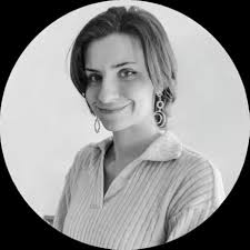 Queen's Arrow : Munson, Hope: Amazon.sg: Books