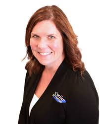 Melissa Erdmann's Instagram, Twitter & Facebook