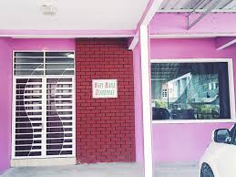 Rumah teres corner lot (2 buah yang diubahsuai kepada 1) 4 bilik (semua ada air cond dan kipas). Wafi Hana Homestay Alor Setar Kedah 019 560 4056 Home