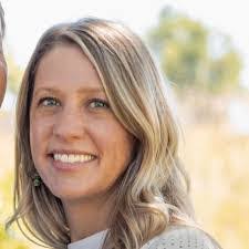 Carrie Stringer's Instagram, Twitter & Facebook