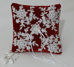 Cuscino portafedi uncinetto schemi e spiegazioni passo a passo e tutorial per realizzare a mano un accessorio per il giorno del matrimonio unico e originale. Cuscini Portafedi E Cestini Rossi Per Il Matrimonio Acquisti Online Su Ebay