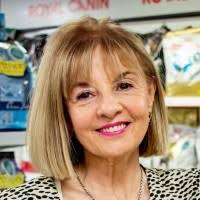 100+ perfiles de «Barker»