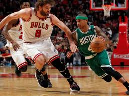 Point guard and shooting guard shoots: Celtics Isaiah Thomas Plays Through Grief To Beat Bulls Mentally I M Not Here Nba The Guardian