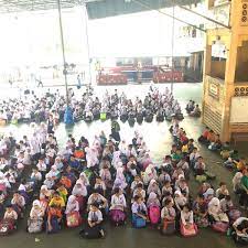 The desa tun hussein onn housing development project built 2,016 units of flats, mostly for officers of lower rank, and this helped in a large way to satisfy the urgent housing requirements for the armed. Sk Desa Tun Hussein Onn Kuala Lumpur College Academic Building