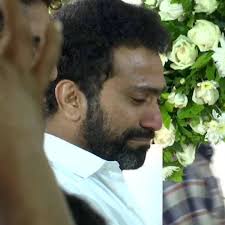 ഈ Father's Day യുടെ ആദരം ഷൈൻ ടോം ചാക്കൊയുടെ പിതാവിന് നൽകുന്നു. വഴി  തെറ്റിപ്പോയെങ്കിലും പൊതുസമൂഹം കുറ്റപ്പെടുത്തിയപ്പോഴും ...