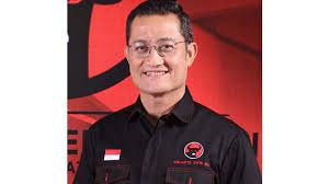Juliari p batubara ditetapkan sebagai tersangka oleh kpk atas dugaan menerima suap terkait. Menteri Dari Pdip Jadi Tersangka Kpk Korupsi Bansos Covid 19 Ini Profil Mensos Juliari Batubara Serambi Indonesia
