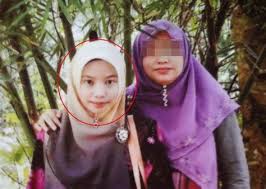 Kami saling bercumbu, saling mengulum, dan sesekali ia menjilati bibirku dengan mesranya, membuat si djenggo kembali tegak berdiri. 3 Wanita Mangsa Intai Mandi Cerita Ghairah Lucah Rogol Malay Free Hot Nude Porn Pic Gallery