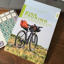 Kleines Gewinnspiel Gewinnt Den Kleinen Ratgeber Bikepacking Vom Delius Klasing Verlag Eine Kurzweilige Einfuhrung In Das Radre Gewinnspiel Reisen Instagram