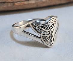 Sterling Silver Celtic Knot Ring Size 6 1 4 Triquetra Ring By Silvervintagejewelry On Etsy Silver Celtic Knot Silver Celtic Knot Ring Celtic Knot Ring Animals were a common theme in viking art, and their bodies were often impossibly elongated and woven. sterling silver celtic knot ring size 6