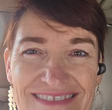 Lisa's Obituary Lisa Gayle Edge, encircled by the love of her family,  peacefully passed away