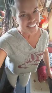 Good day , greetings from the Uk .