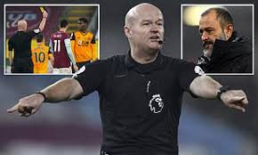 Referee lee mason's officiating was labelled an embarrassment after he disallowed a brighton goal against west brom having already decided to award it. Nuno Espirito Santo Claims Lee Mason Doesn T Have The Quality To Be A Premier League Referee Daily Mail Online