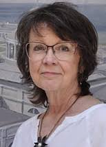 Laura Clemons's Instagram, Twitter & Facebook